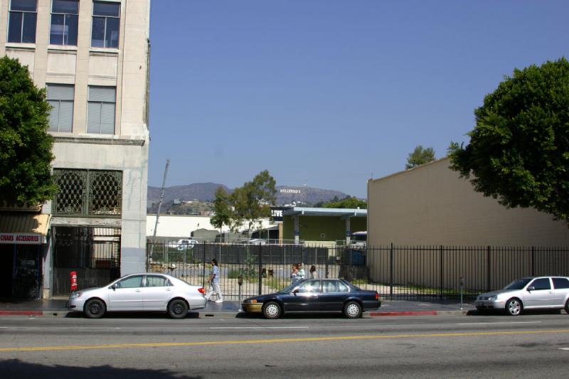 2007-10-14 11:56:30 ** California ** The Hollywood-sign in the distance as seen from the Hollywood Boulevard. 2007-10-14 11:56:30 ** California ** The Hollywood-sign in the distance as seen from the Hollywood Boulevard.