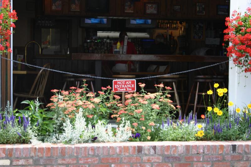 2006-07-22 11:38:30 ** Vail ** Weird that this flower bed has to be protected with a sign from visitors who don't want to walk all the way to the door. 2006-07-22 11:38:30 ** Vail ** Weird that this flower bed has to be protected with a sign from visitors who don't want to walk all the way to the door.